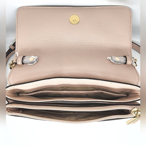 Michael Kors Bedford Soft Pink Leather Handbag - Picture 6 of 8